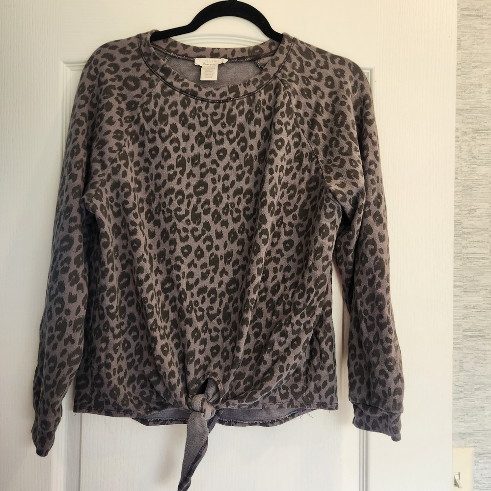 URBAN Romantics Gray Leopard Tie-Front Sweatshirt Size M Euc